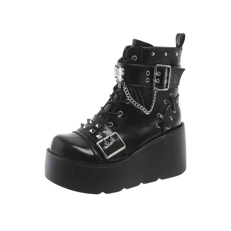Platform Dr. Martens boots