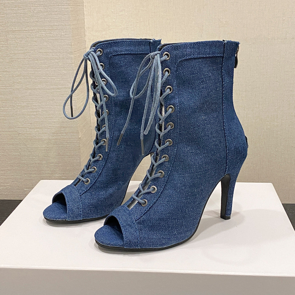 High-heeled sandals with laces