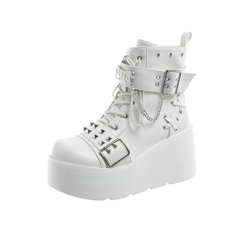 Platform Dr. Martens boots
